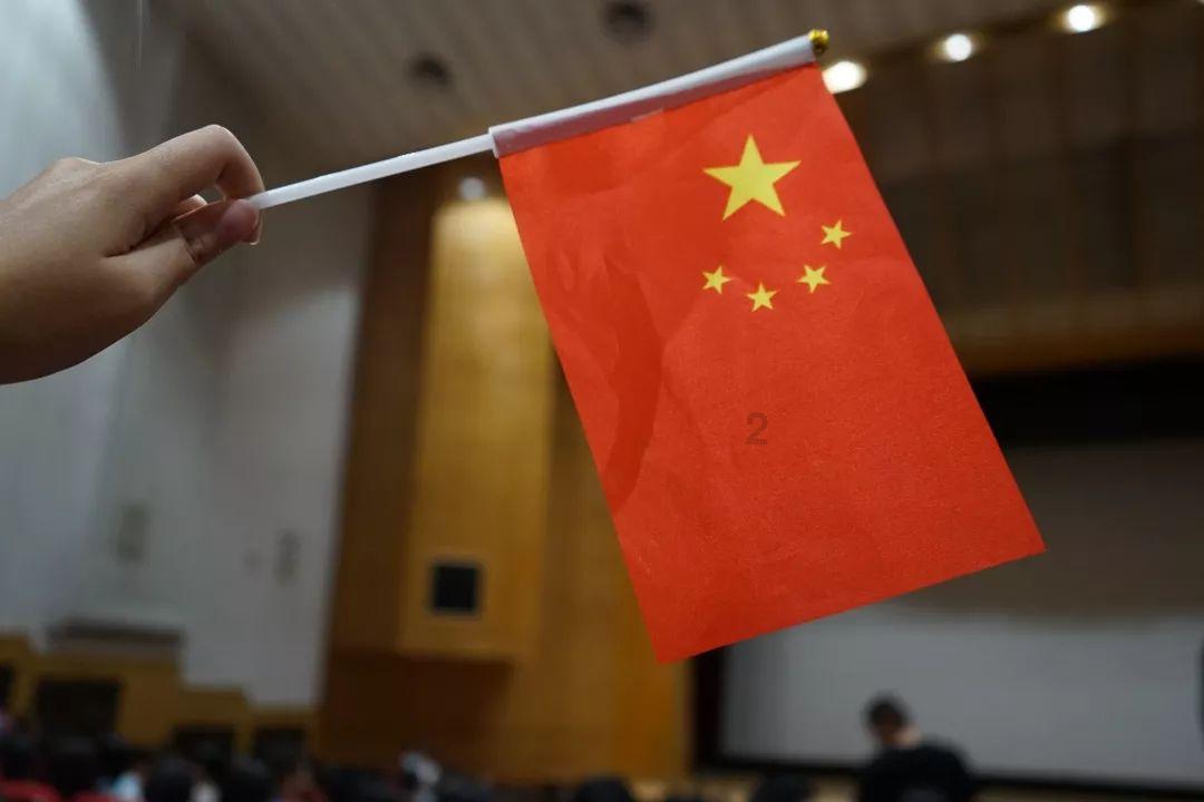 男生过生日，女生会给哪些男生主动发红包？？游戏画面