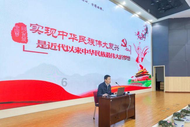 破碎的动物图形